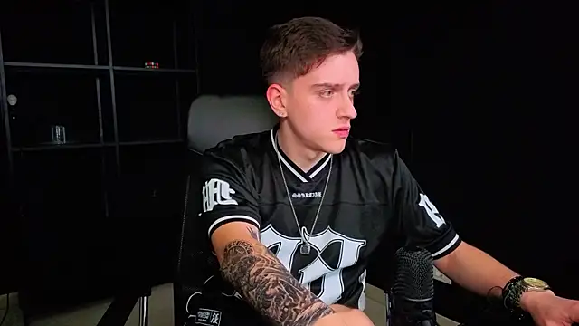 FelixStarkk Live XXX Chat