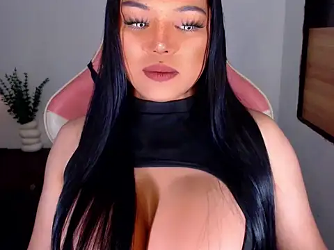 DominantxSheena Chat XXX in diretta