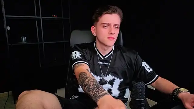Онлайн чат XXX FelixStarkk