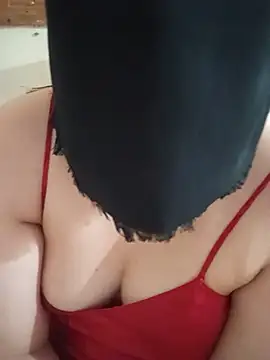 Lara-_-28 Chat XXX in diretta