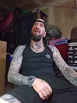 دردشة Beardedtattood الجنسية المباشرة