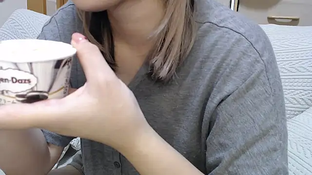 Rena__ Chat XXX in diretta