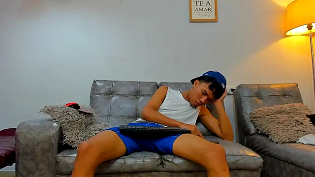 Chat XXX en directo de Mrbravo_25