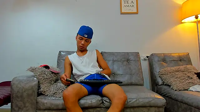 Mrbravo_25's Live XXX Chat