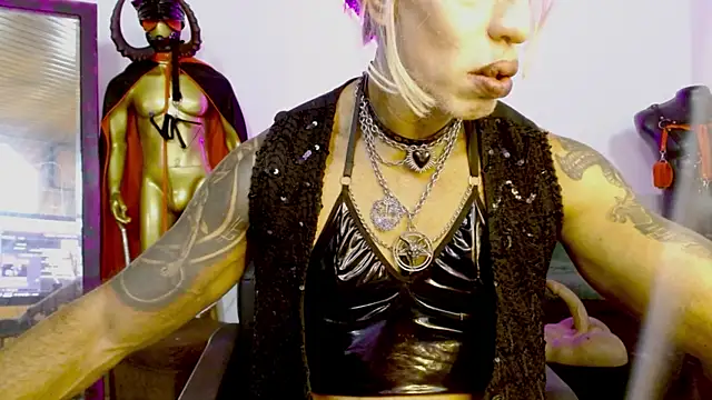 XXX chat uživo modela LILITHMADAME