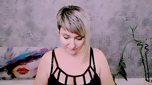 Djullian Live XXX chat