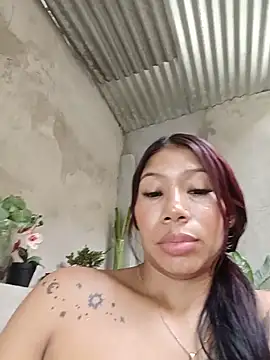 Rous-squir's Live XXX Chat