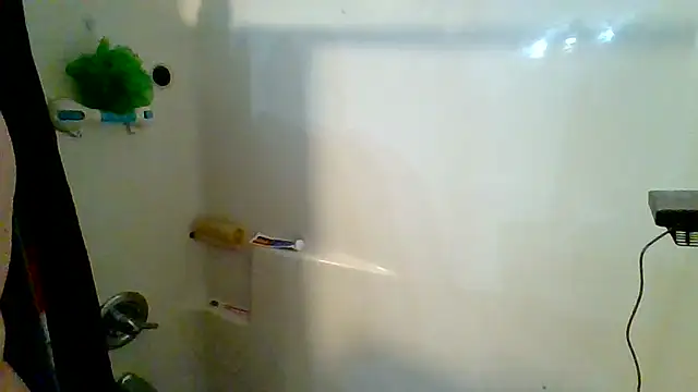 Mic_Oxinner Adlı Modelin Canlı XXX Sohbeti