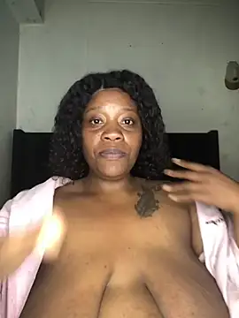 BigJugsCandyxx's Live XXX Chat