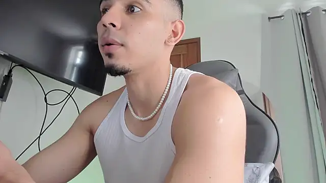 Lucca__'s Live XXX Chat