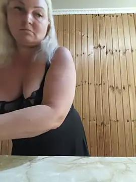 Chat XXX en directo de White-Chocolatte