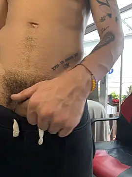 AlphaMasterXxx's Live XXX Chat