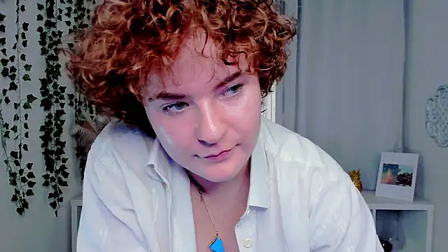 צ'אט XXX בשידור חי של MelittaStorrie