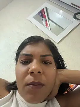 Indiazinhax's Live XXX Chat