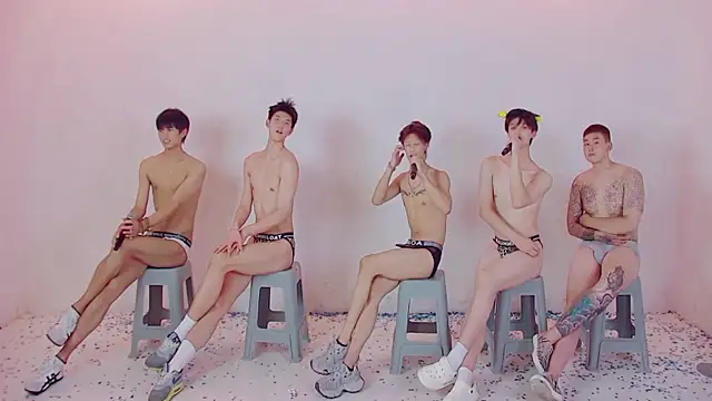 צ'אט XXX בשידור חי של TNT-888