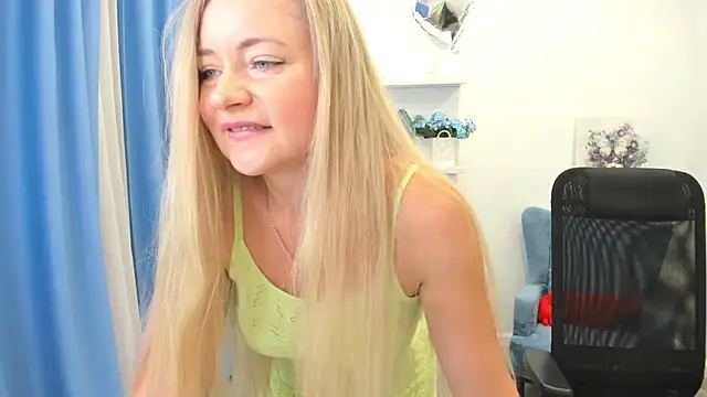 Chat XXX ao vivo de CharlotteKerti