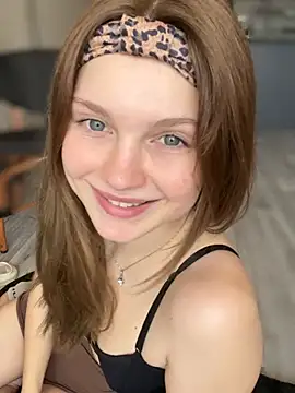 دردشة Emaline_Fane الجنسية المباشرة