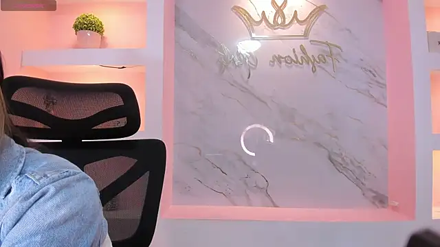 HannaRhodes 라이브 XXX 채팅