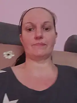 BustyLadyAlma Chat XXX live