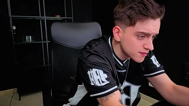 FelixStarkk Chat XXX live