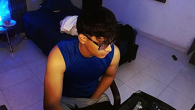 Mr_yisuzz Webcamshow