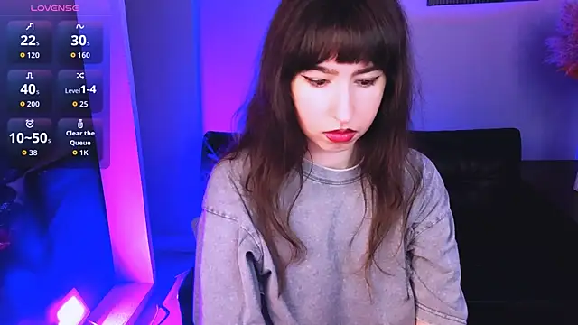 Lily_xBabe Adlı Modelin Canlı XXX Sohbeti