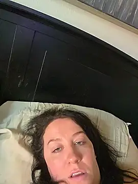 CreamVixen Adlı Modelin Canlı XXX Sohbeti