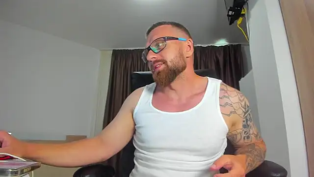 XXX chat uživo modela Findom_guy
