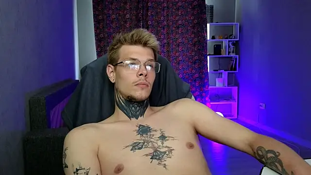 DENIS_HERE Live XXX Chat