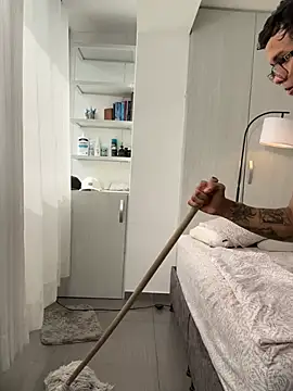 Paradise_boy__ live XXX chat
