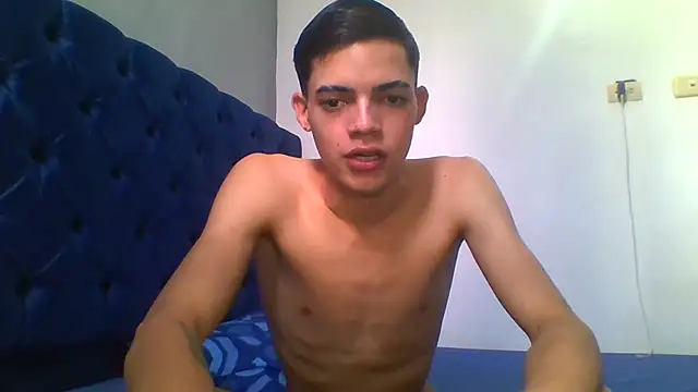 Latinos_2001 XXX чат на живо