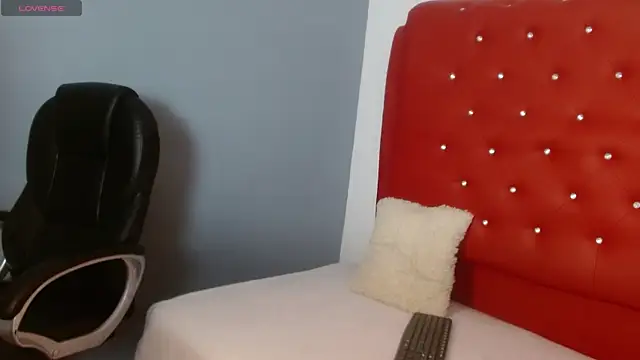 Marcoviolet Adlı Modelin Canlı XXX Sohbeti