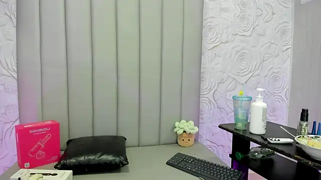 AlexaFoxy18 élő XXX-chatje