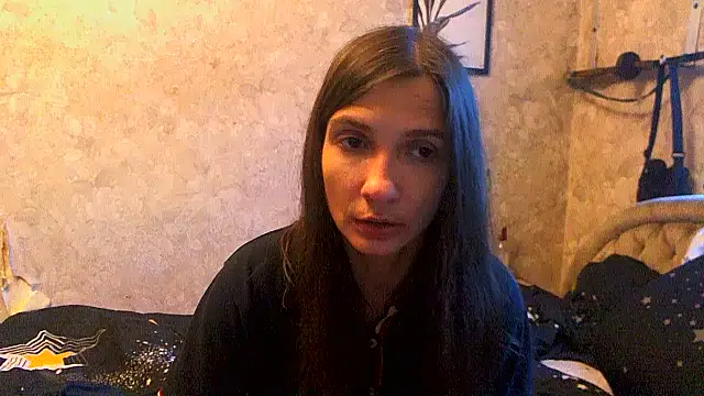 Chat +18 de Alison_Wale ao vivo