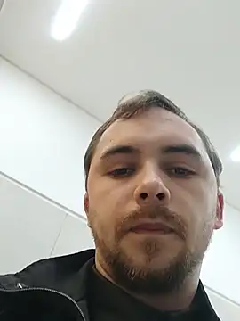ooluchyferoo Adlı Modelin Canlı XXX Sohbeti