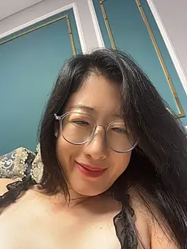 weiwei103 Chat XXX in diretta