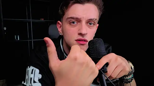 FelixStarkk 라이브 XXX 채팅