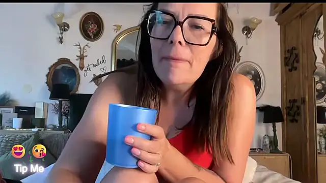 MrsMelia XXX чат на живо