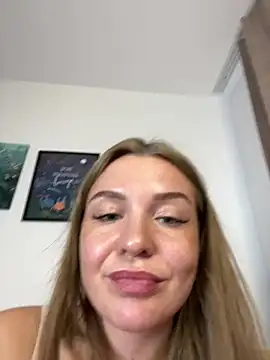 yourlovelyjul's Live XXX Chat
