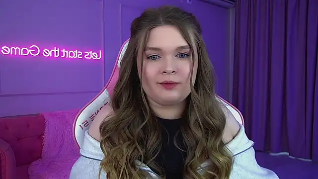 CrystalLyons' Live XXX Chat