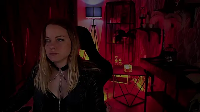 VireliaMoonfall's Live XXX Chat