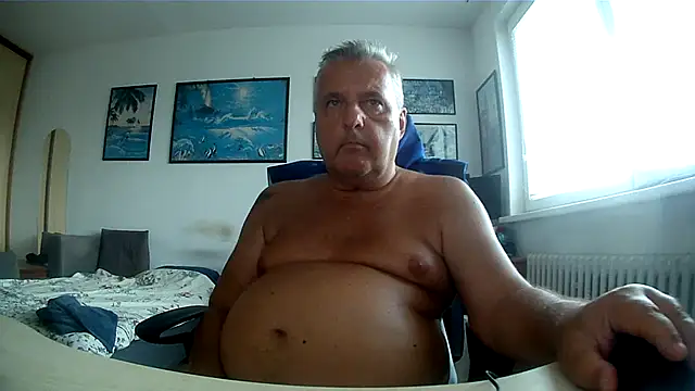 Robert_SK1 Live XXX Chat