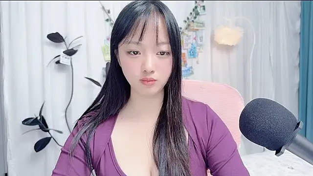 Winnie666999 Adlı Modelin Canlı XXX Sohbeti