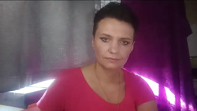 HotMamaQueen234's Live XXX Chat