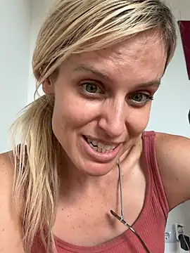 Babe_Station Live XXX-Chat