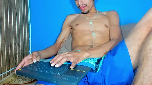 צ'אט XXX בשידור חי של Noah_Brookss