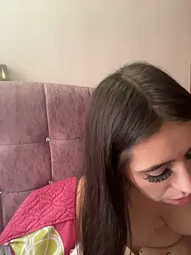 SaraDiamond_01's Live XXX Chat