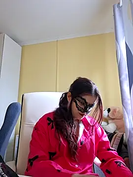 EmmaDaisyx's Live XXX Chat