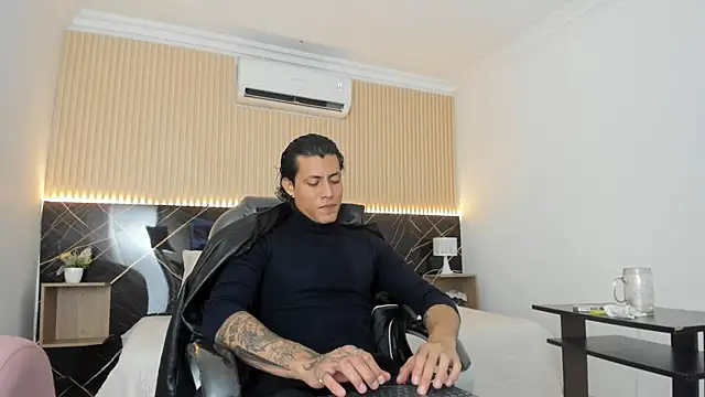دردشة Damian_romanoff_ الجنسية المباشرة