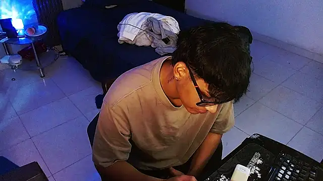 Webkamerová show Mr_yisuzz
